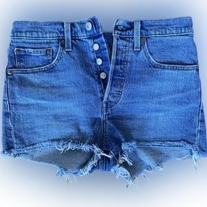 Levis cutoff 501s, size 26